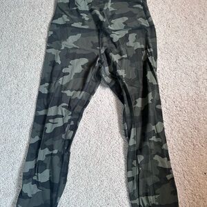Lululemon Align High-Rise Pant In Camo Size 10 23”